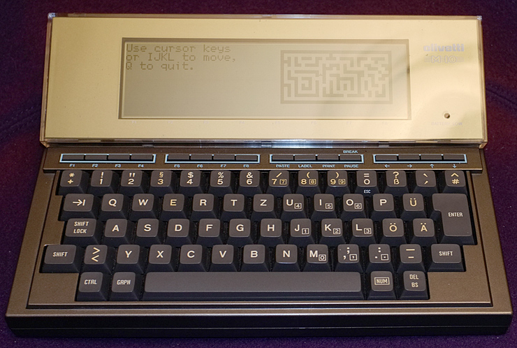 Roaming the maze on the Olivetti M10