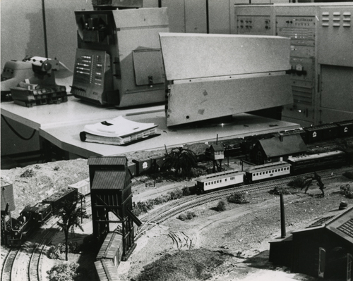 Photo of a DEC PDP-1 at a model railroad layout, Computer History Museum, Catalog No. 102649722